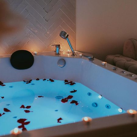 Luxury Jacuzzi Apartment Мостар Екстер'єр фото