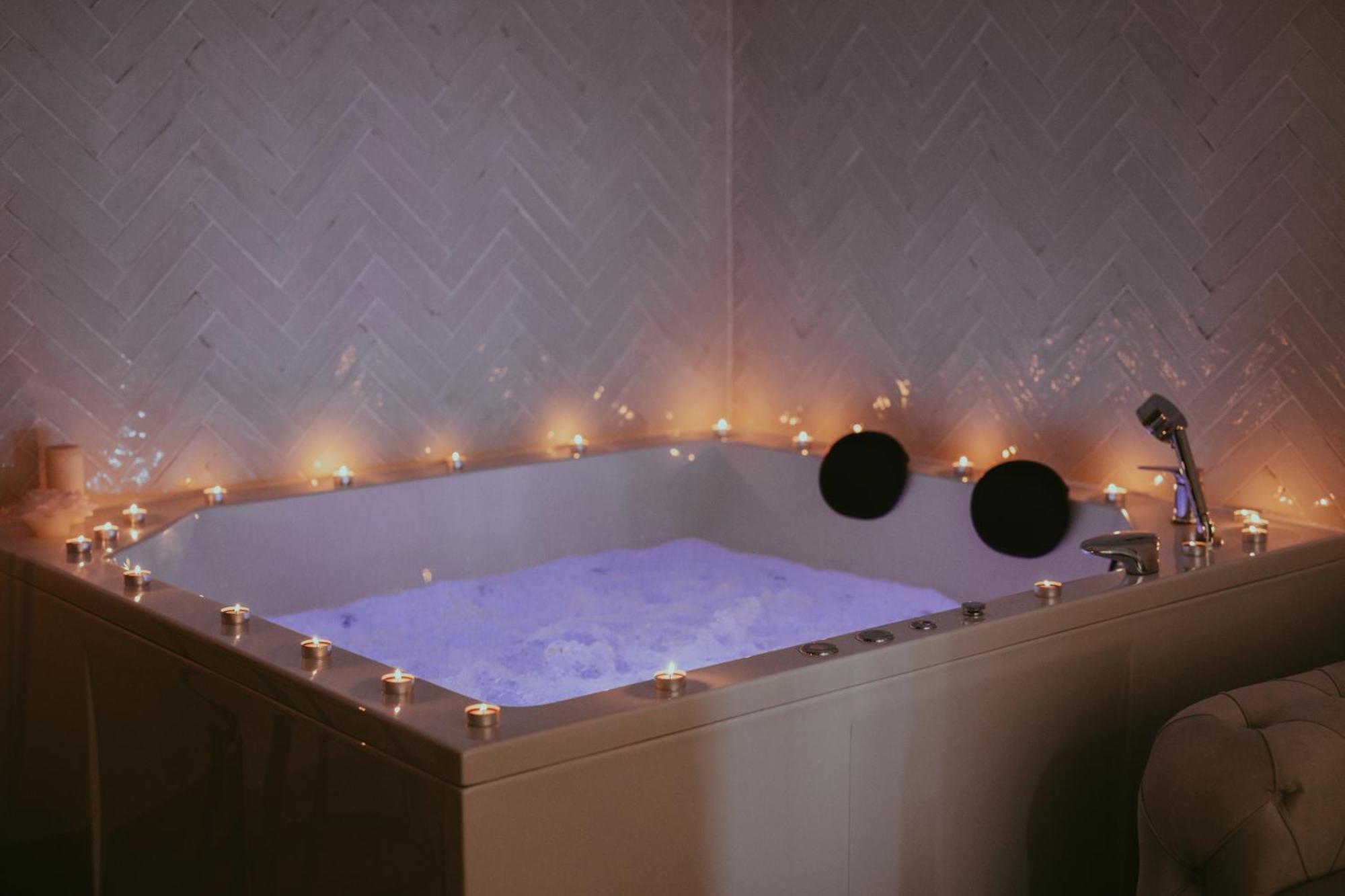 Luxury Jacuzzi Apartment Мостар Екстер'єр фото